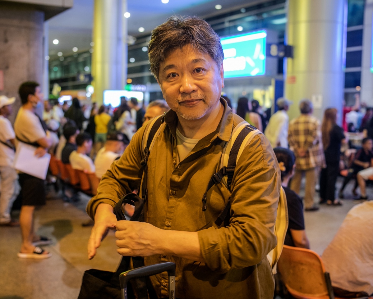 Japanese director Koreeda arrives in Vietnam for international film festival
